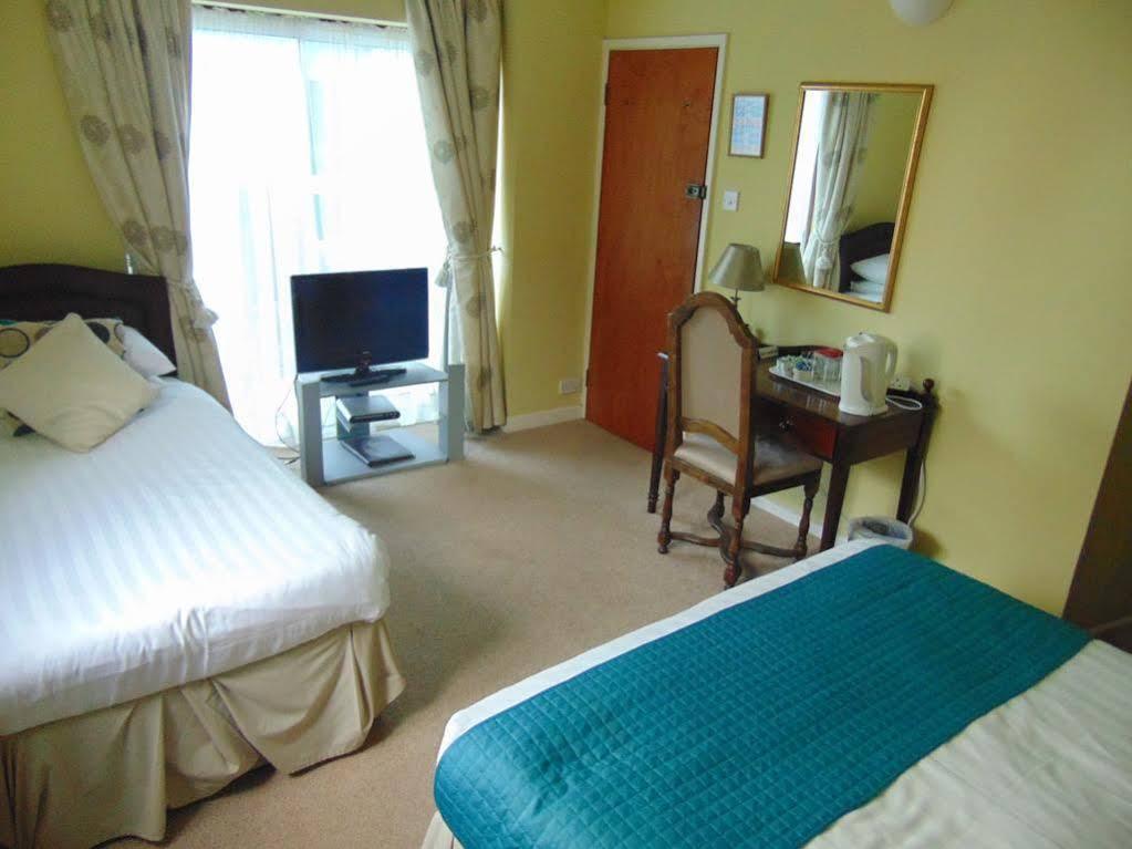No: 1 The Esplanade Guest Accommodation. Tenby Eksteriør bilde