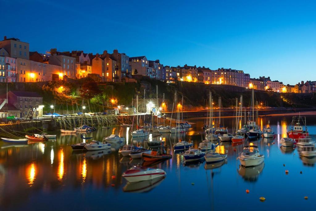 No: 1 The Esplanade Guest Accommodation. Tenby Eksteriør bilde