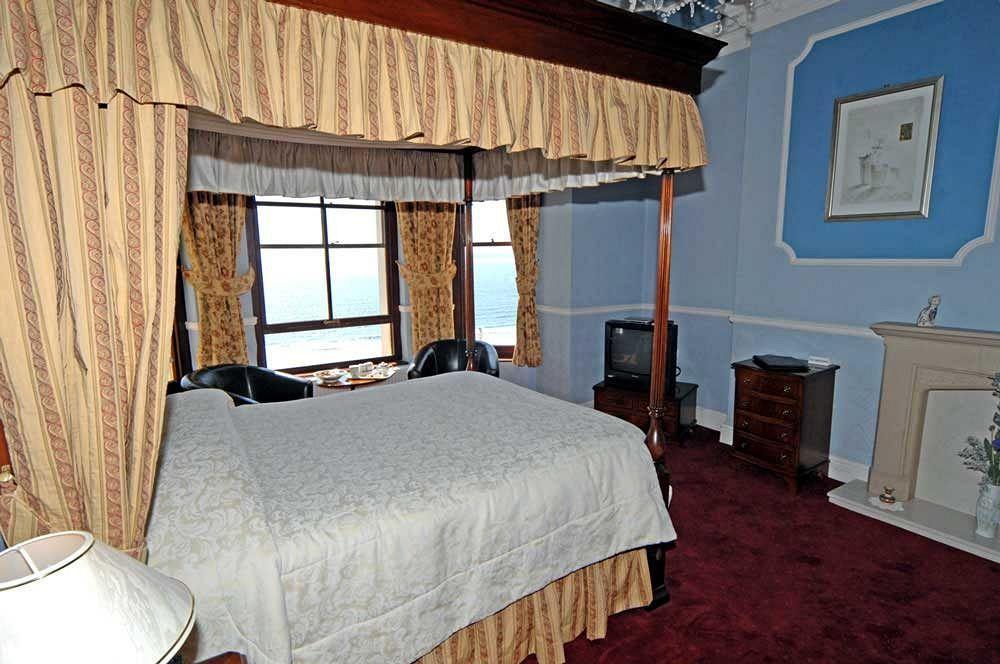 No: 1 The Esplanade Guest Accommodation. Tenby Eksteriør bilde
