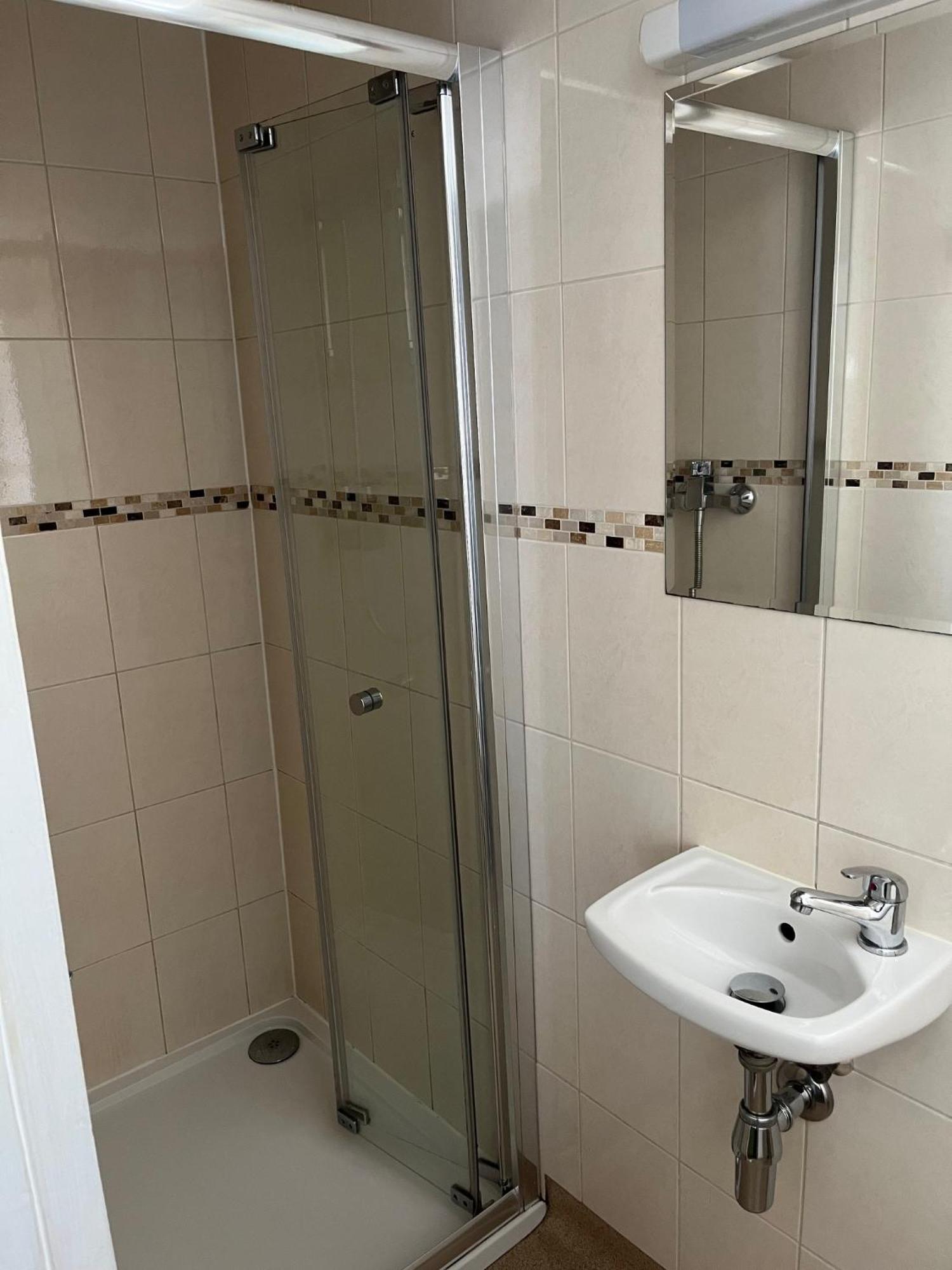 No: 1 The Esplanade Guest Accommodation. Tenby Rom bilde