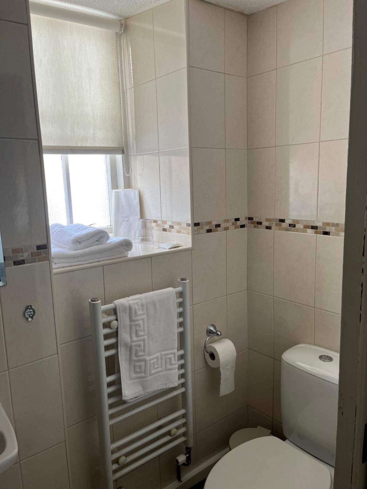 No: 1 The Esplanade Guest Accommodation. Tenby Rom bilde