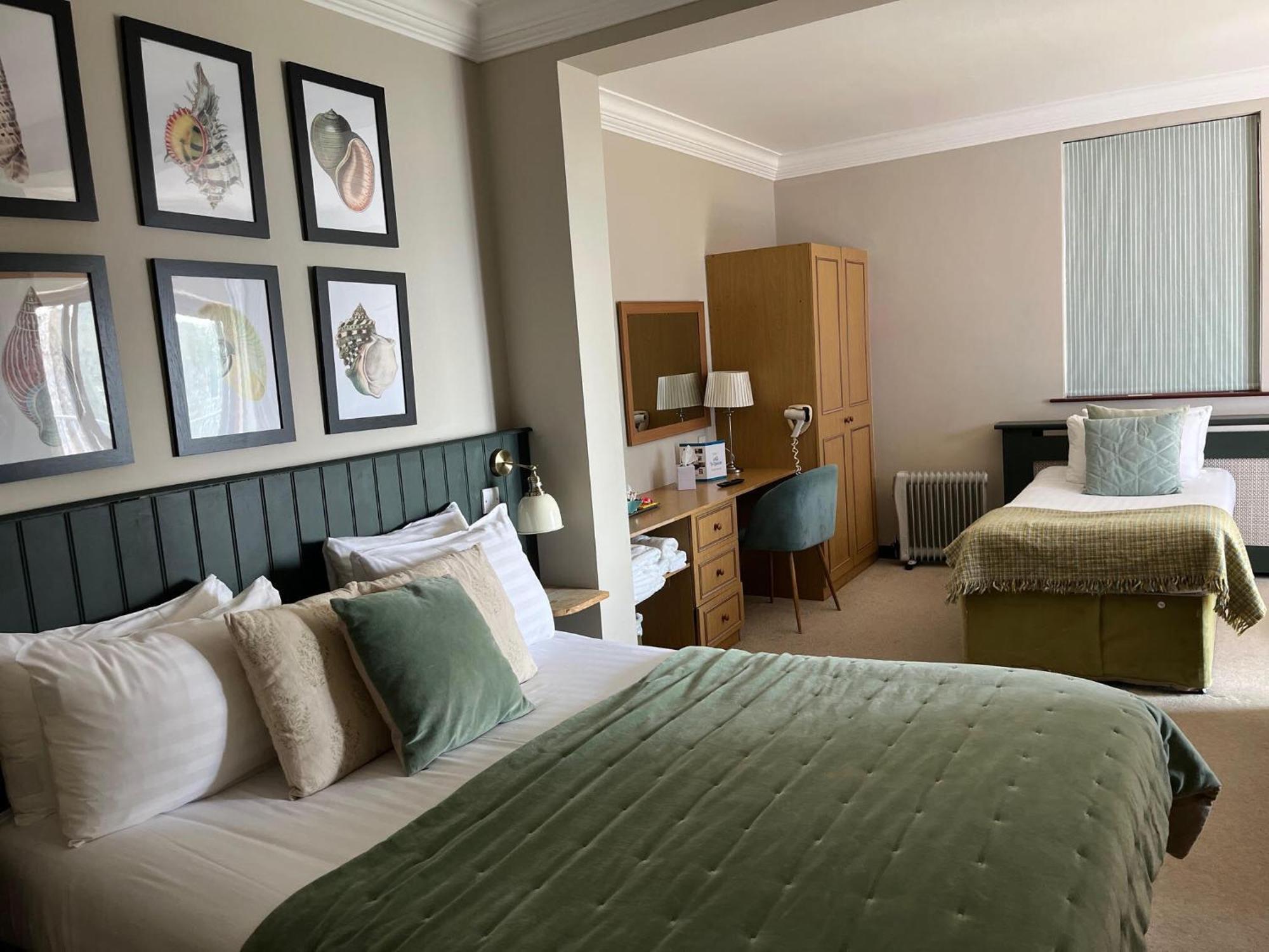 No: 1 The Esplanade Guest Accommodation. Tenby Rom bilde
