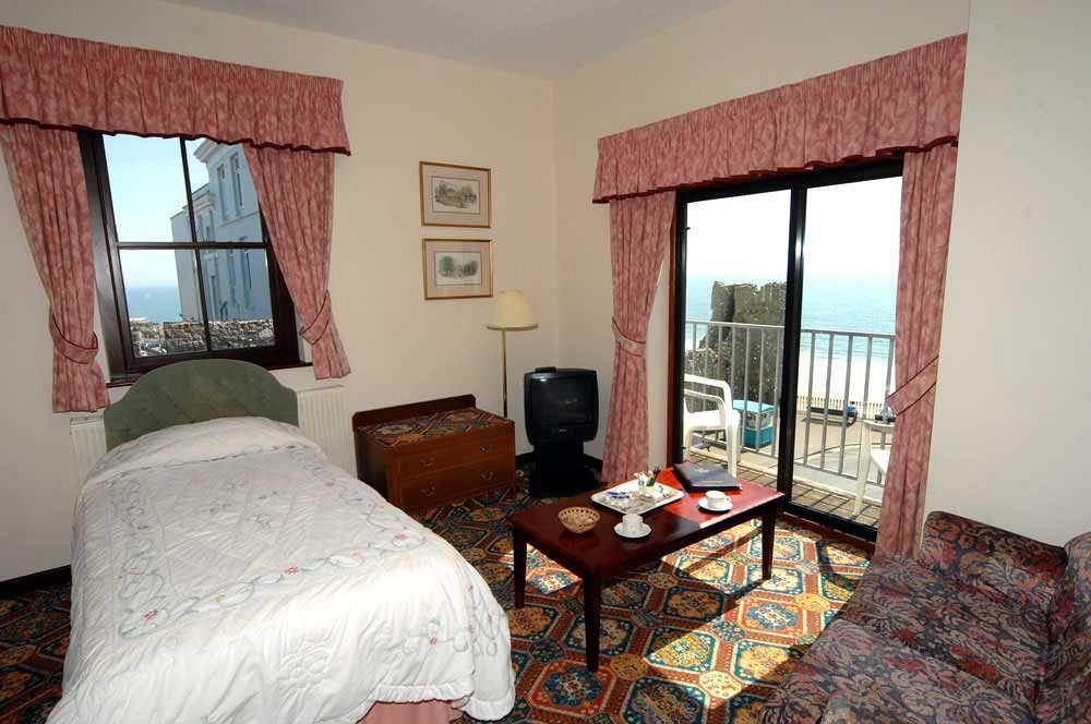 No: 1 The Esplanade Guest Accommodation. Tenby Eksteriør bilde