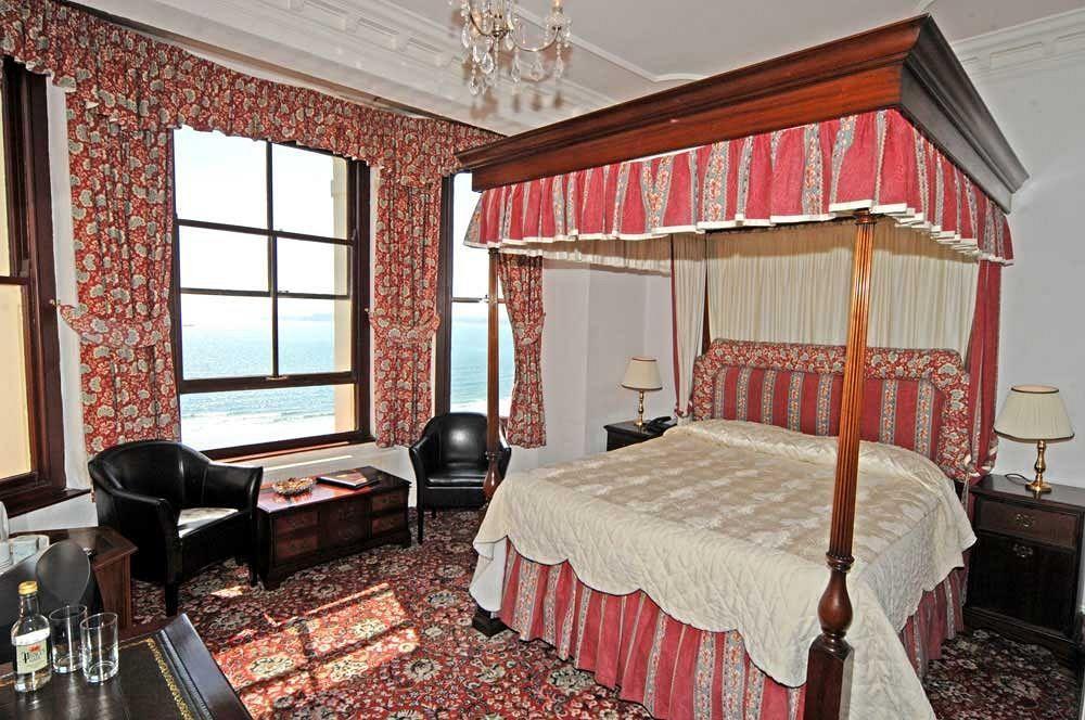 No: 1 The Esplanade Guest Accommodation. Tenby Eksteriør bilde